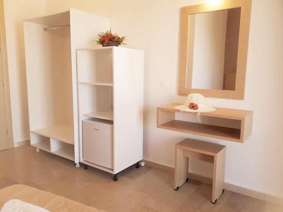 Lefkimi Hotel 카보스 외부 사진