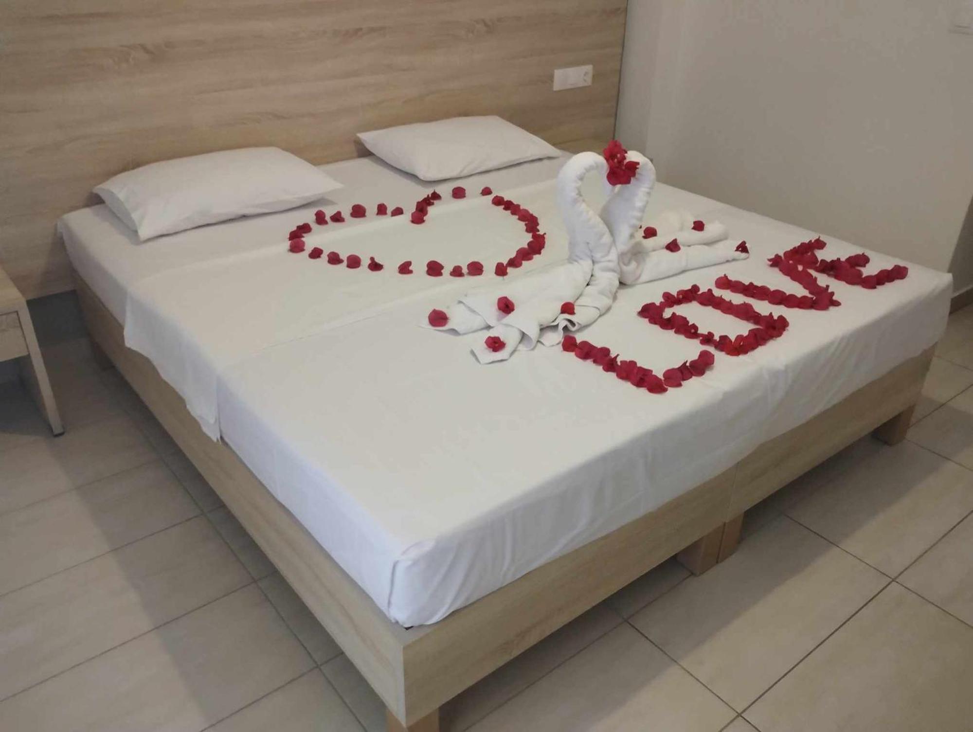 Lefkimi Hotel 카보스 외부 사진